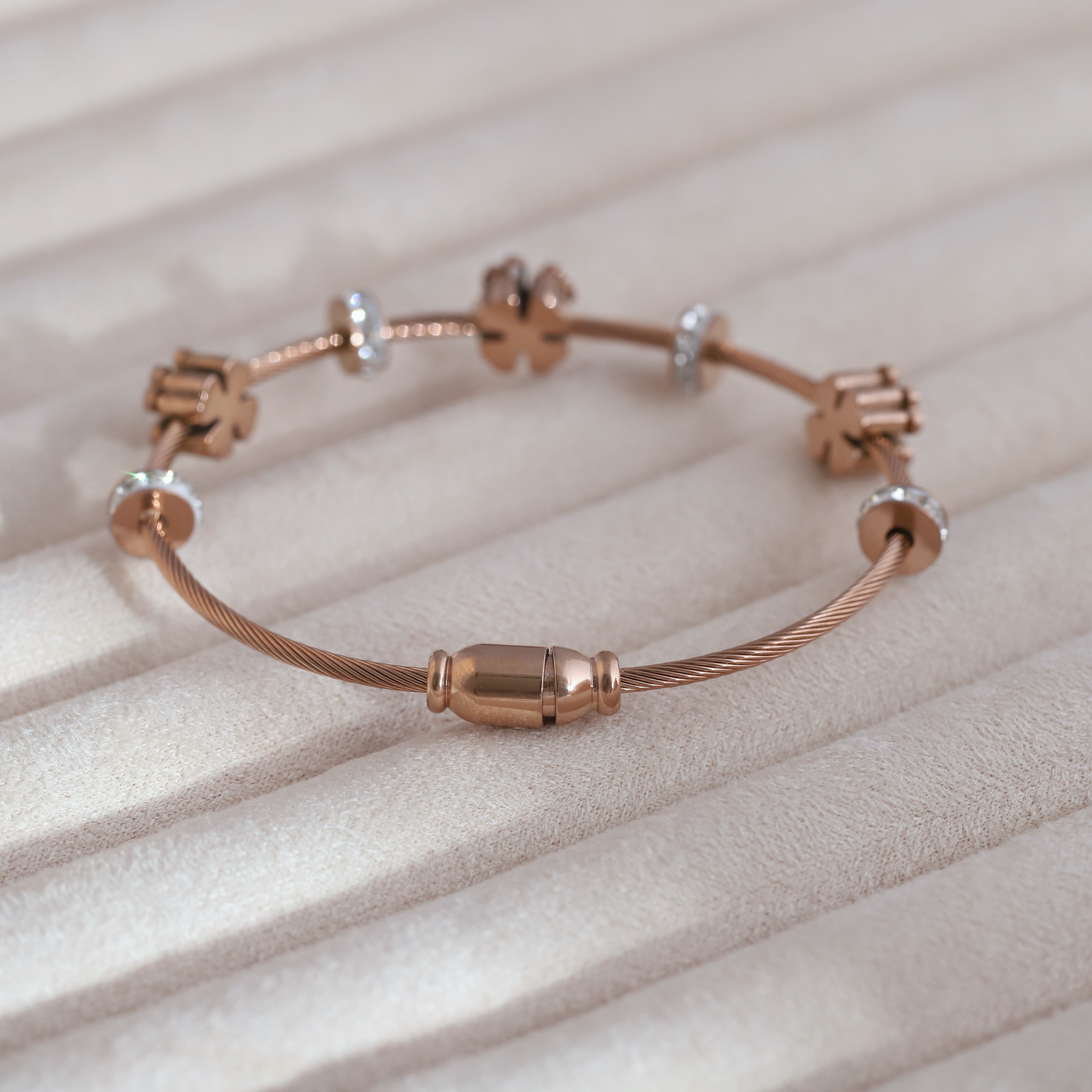 Flower Gold-Plated Charm Bracelet for Women – Waterproof, Hypoallergenic, Magnetic (ROSE GOLD)