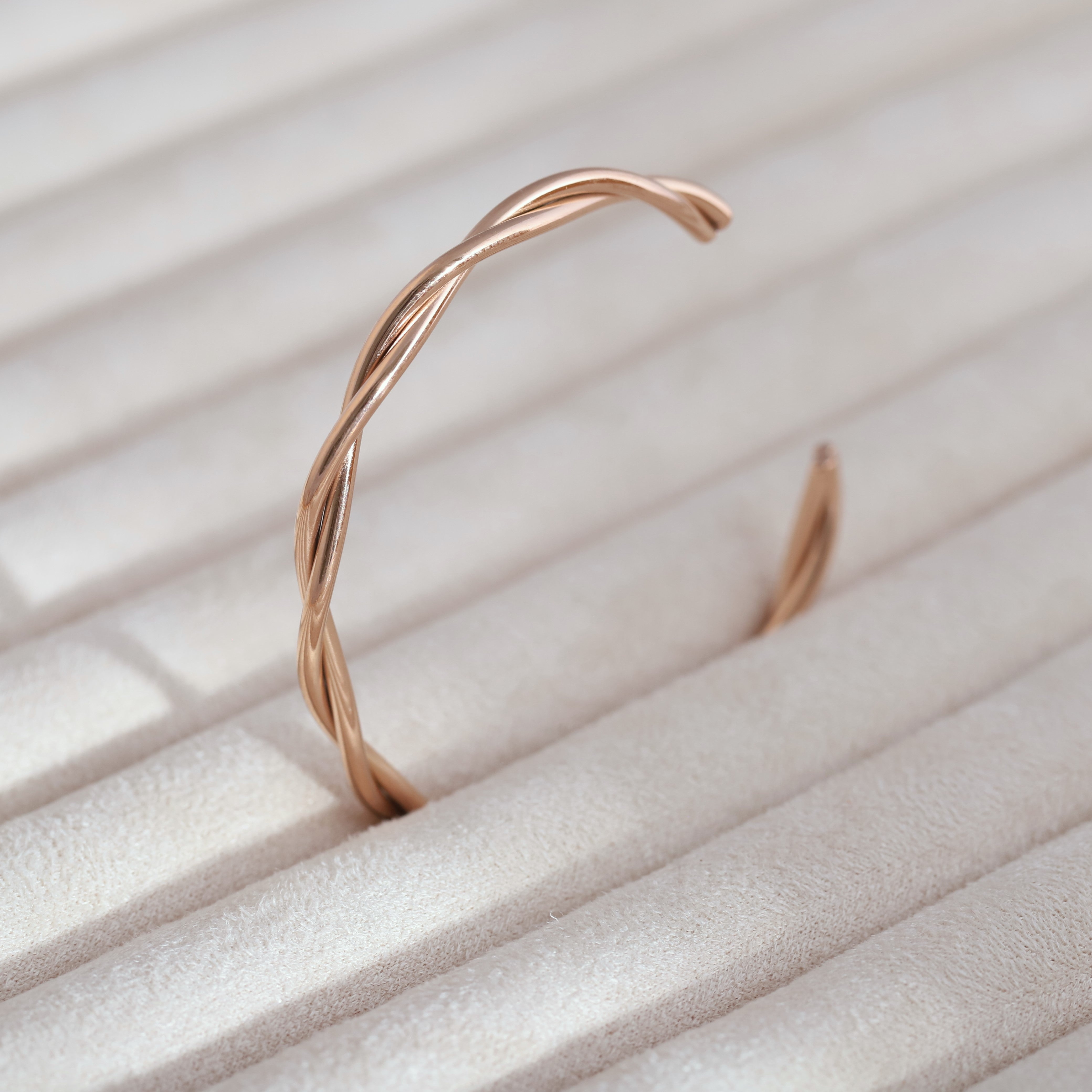 Gold-Plated Stainless Steel Cuff Bracelet – Openable, Unisex & Skin-Friendly (ROSE GOLD)