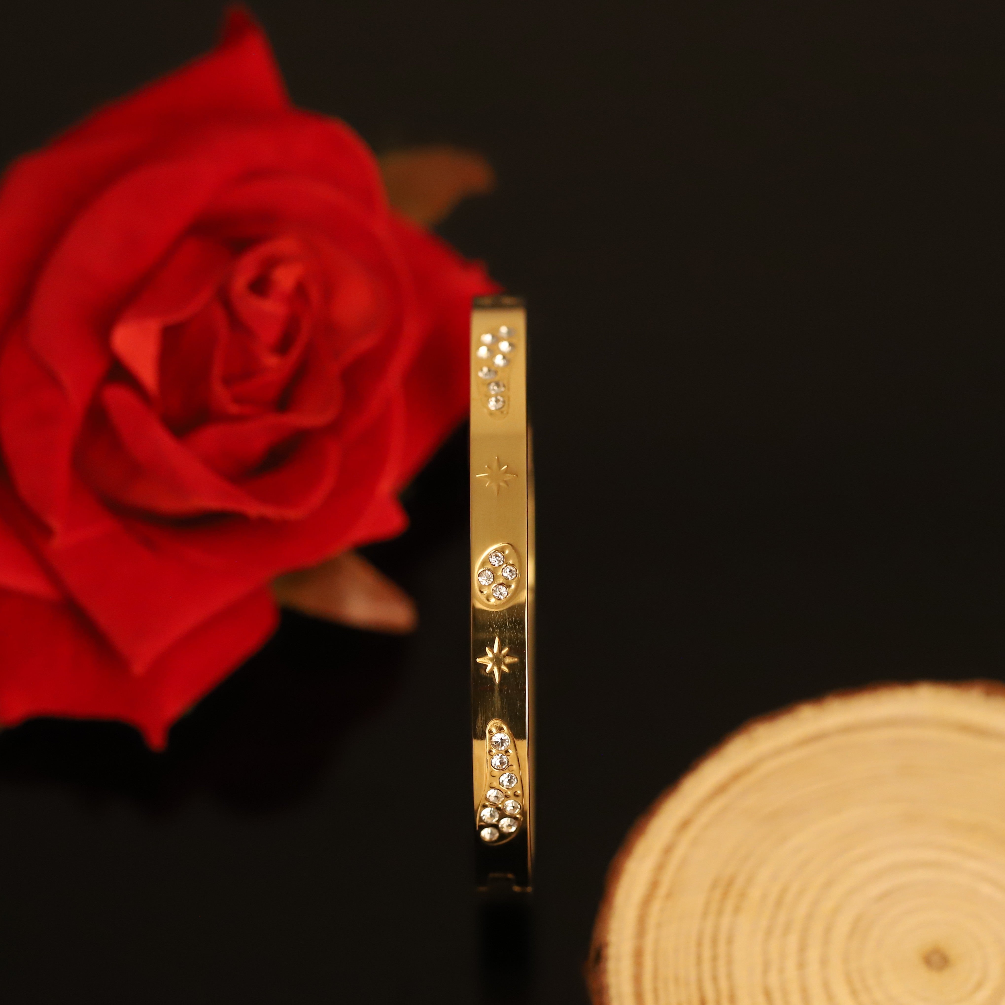 Gold-Plated Stainless Steel Lock Bracelet – Anti-Tarnish Jewelry for Women & Girls (GOLD)