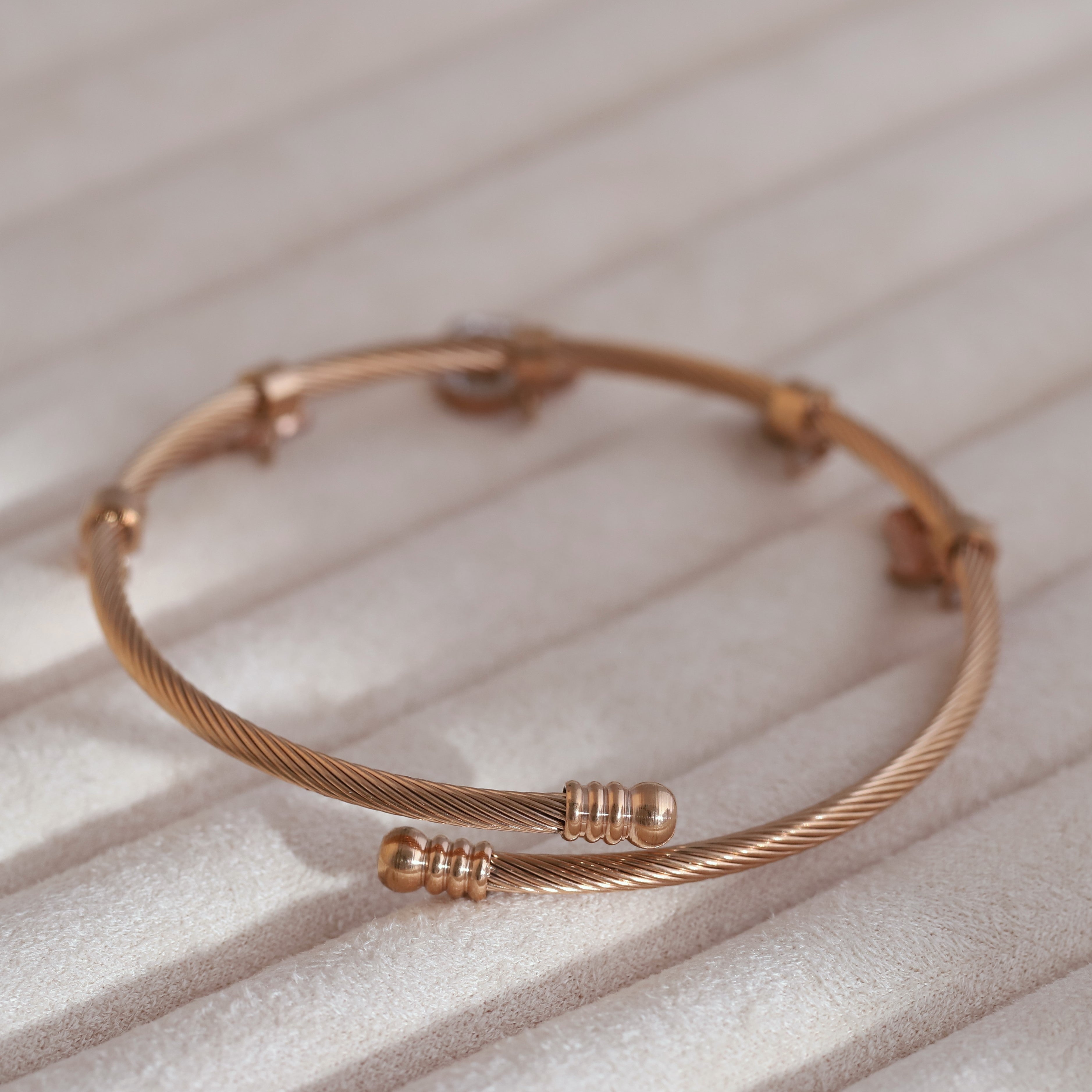 Heart Gold-Plated Charm Bracelet for Women – Waterproof, Hypoallergenic, Adjustable (ROSE GOLD)