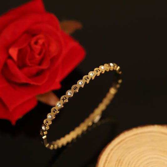 Gold-Plated Stainless Steel Lock Bracelet – Openable, Unisex & Skin-Friendly (GOLD)