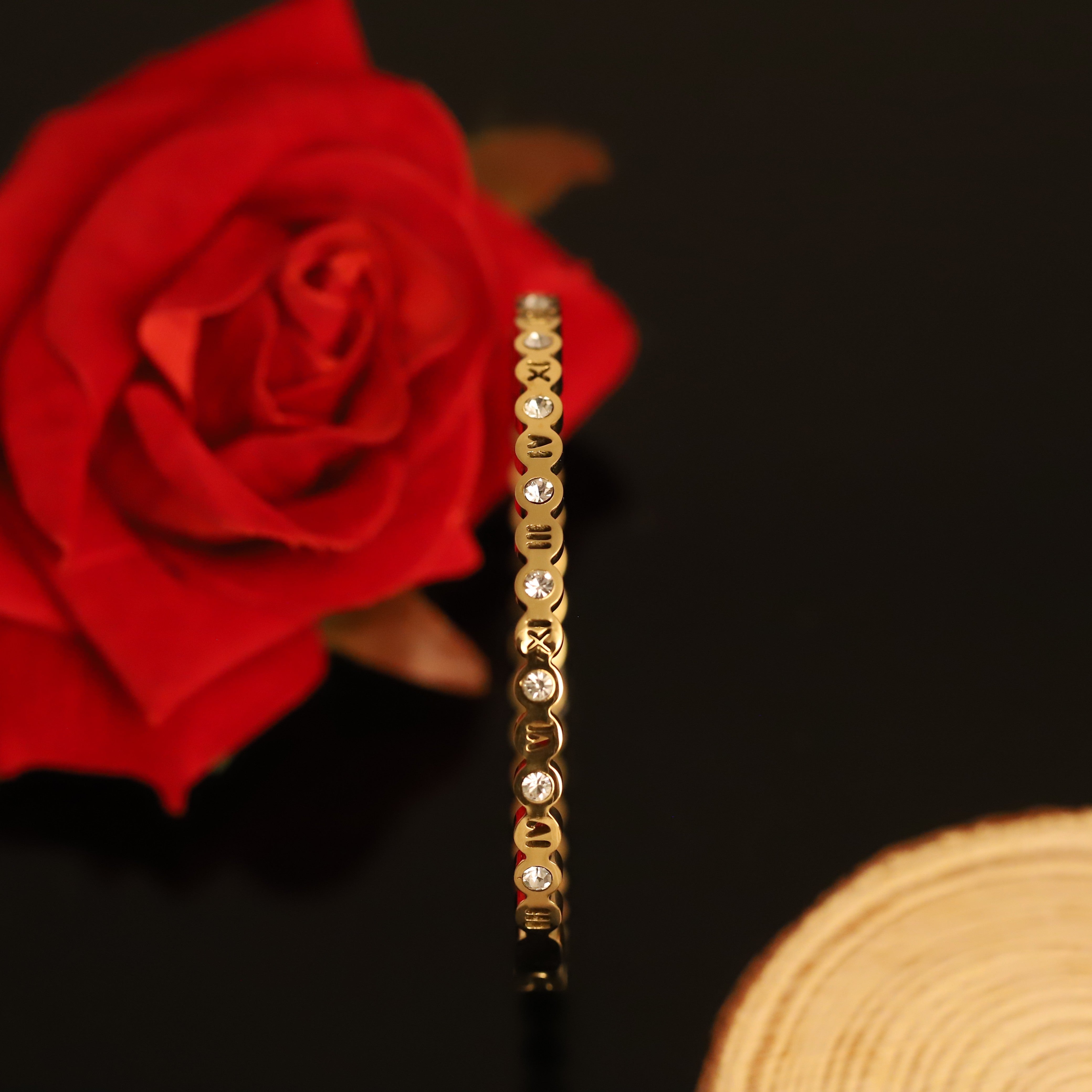 Gold-Plated Stainless Steel Lock Bracelet – Openable, Unisex & Skin-Friendly (GOLD)