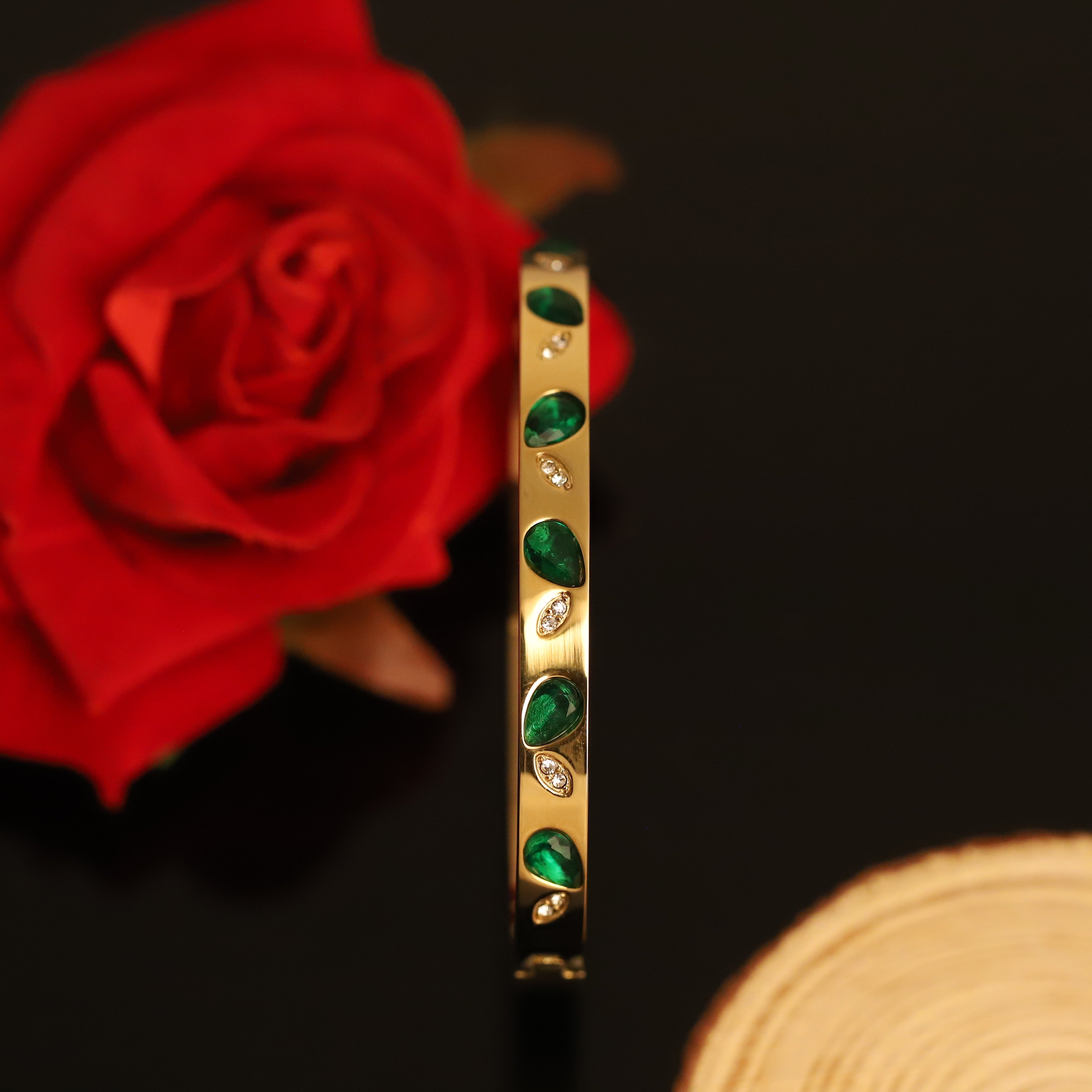 Gold-Plated Stainless Steel Lock Bracelet – Anti-Tarnish Jewelry for Women & Girls (GOLD)