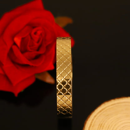 Gold-Plated Stainless Steel Lock Bracelet – Openable, Unisex & Skin-Friendly (GOLD)