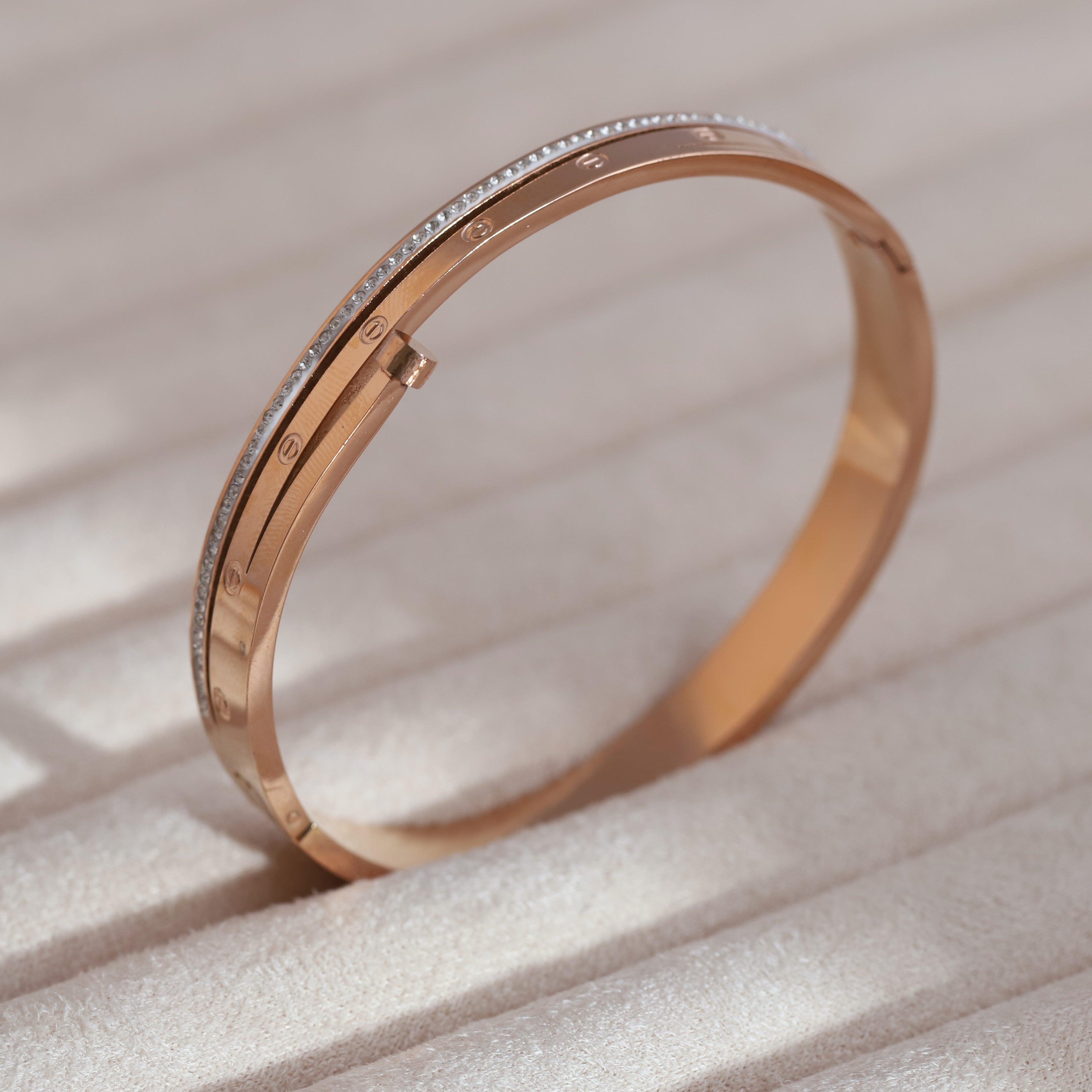 Gold-Plated Lock Stainless Steel Bracelet – Anti-Tarnish Jewelry for Women & Girls (ROSE GOLD)