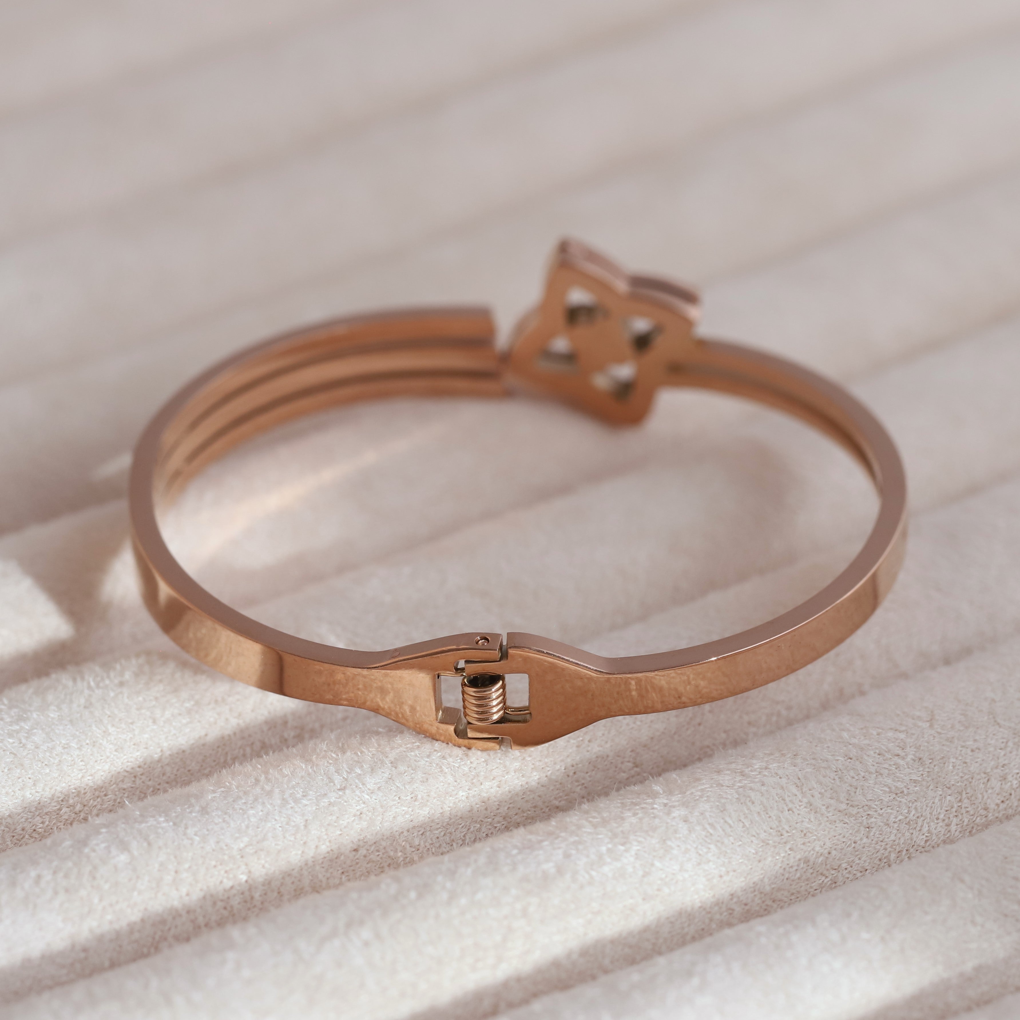 Gold-Plated Lock Stainless Steel Bracelet – Anti-Tarnish Jewelry for Women & Girls (ROSE GOLD)