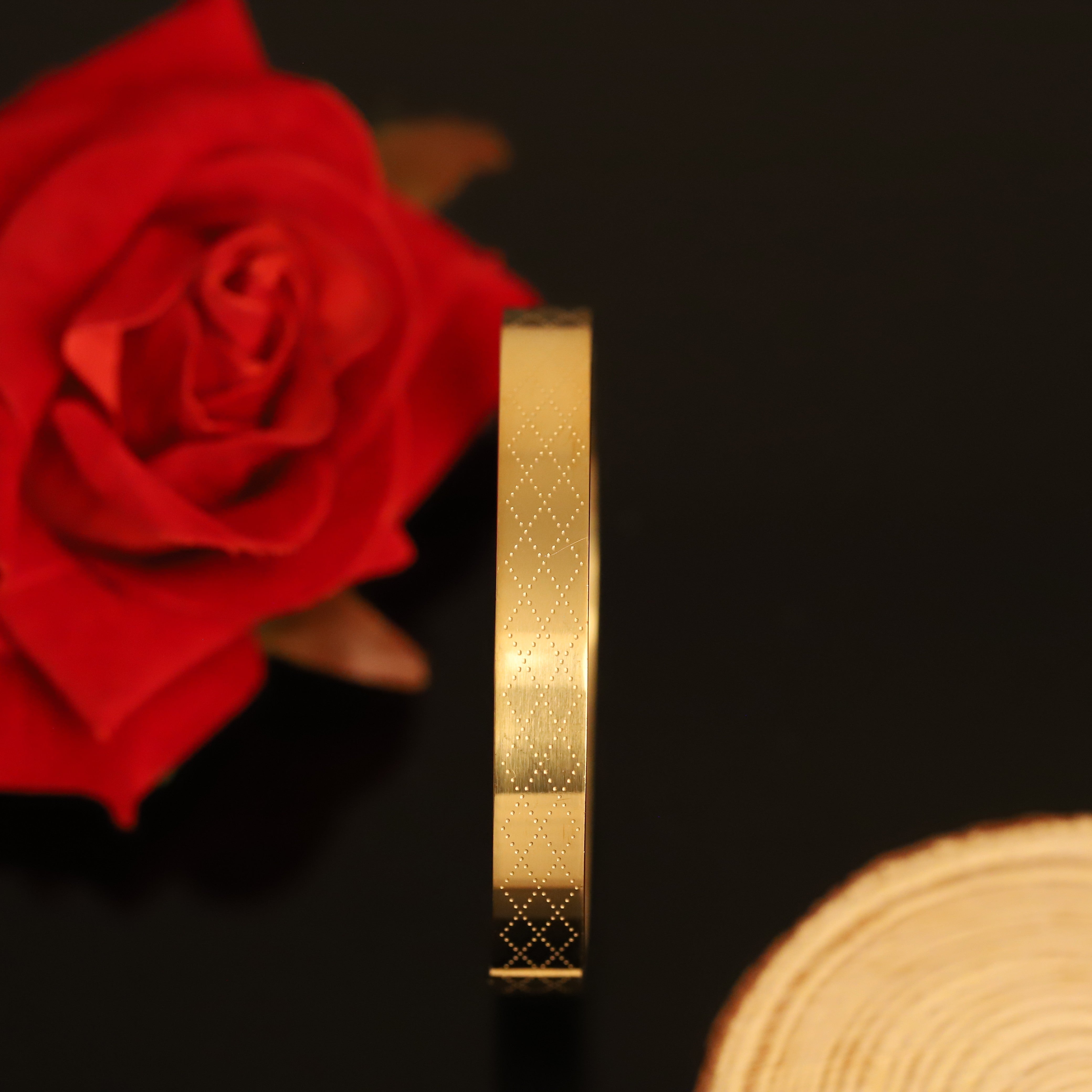 Gold-Plated Stainless Steel Lock Bracelet – Anti-Tarnish Jewelry for Women & Girls (GOLD)