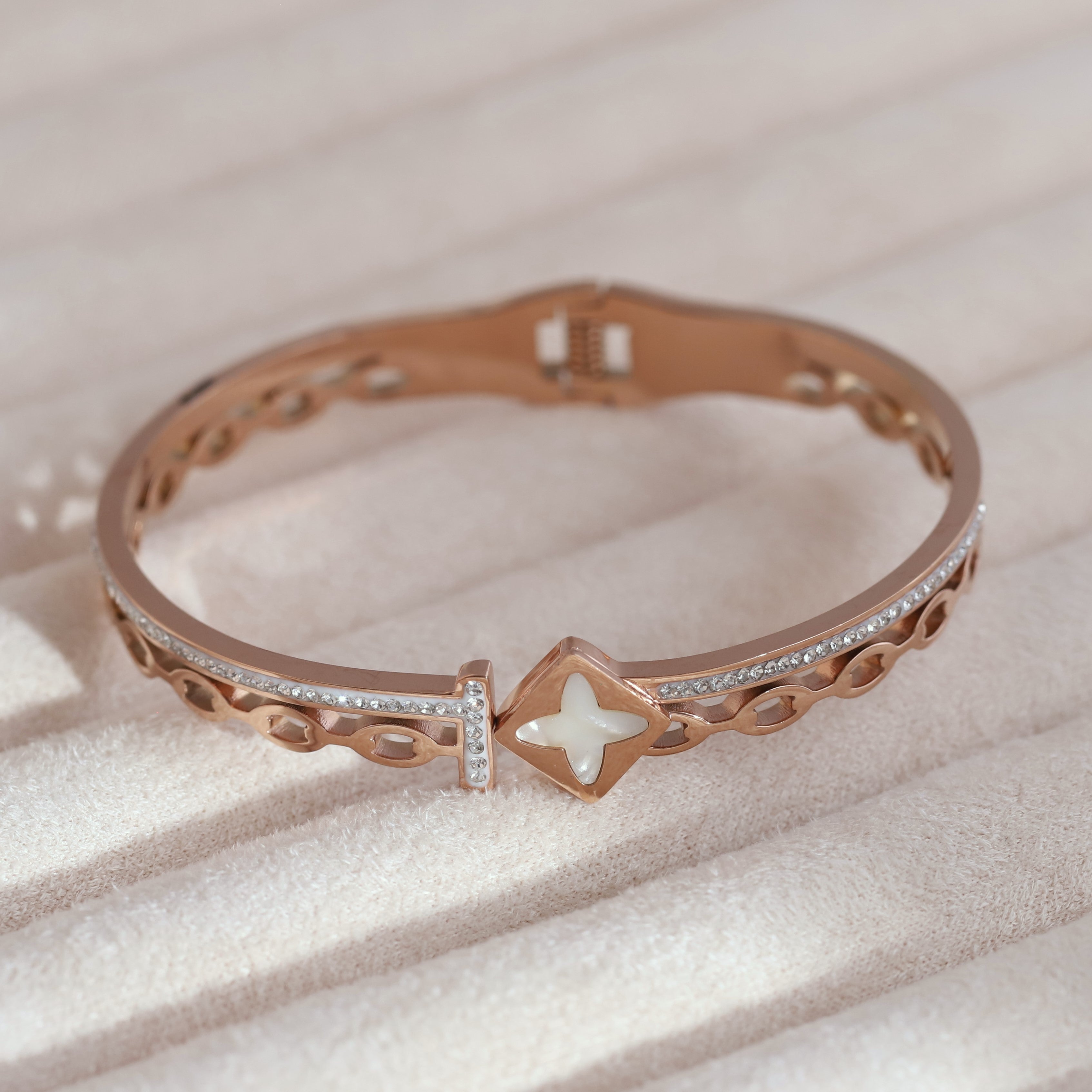 Flower Gold-Plated Lock Stainless Steel Bracelet – Anti-Tarnish Jewelry for Women & Girls (ROSE GOLD)