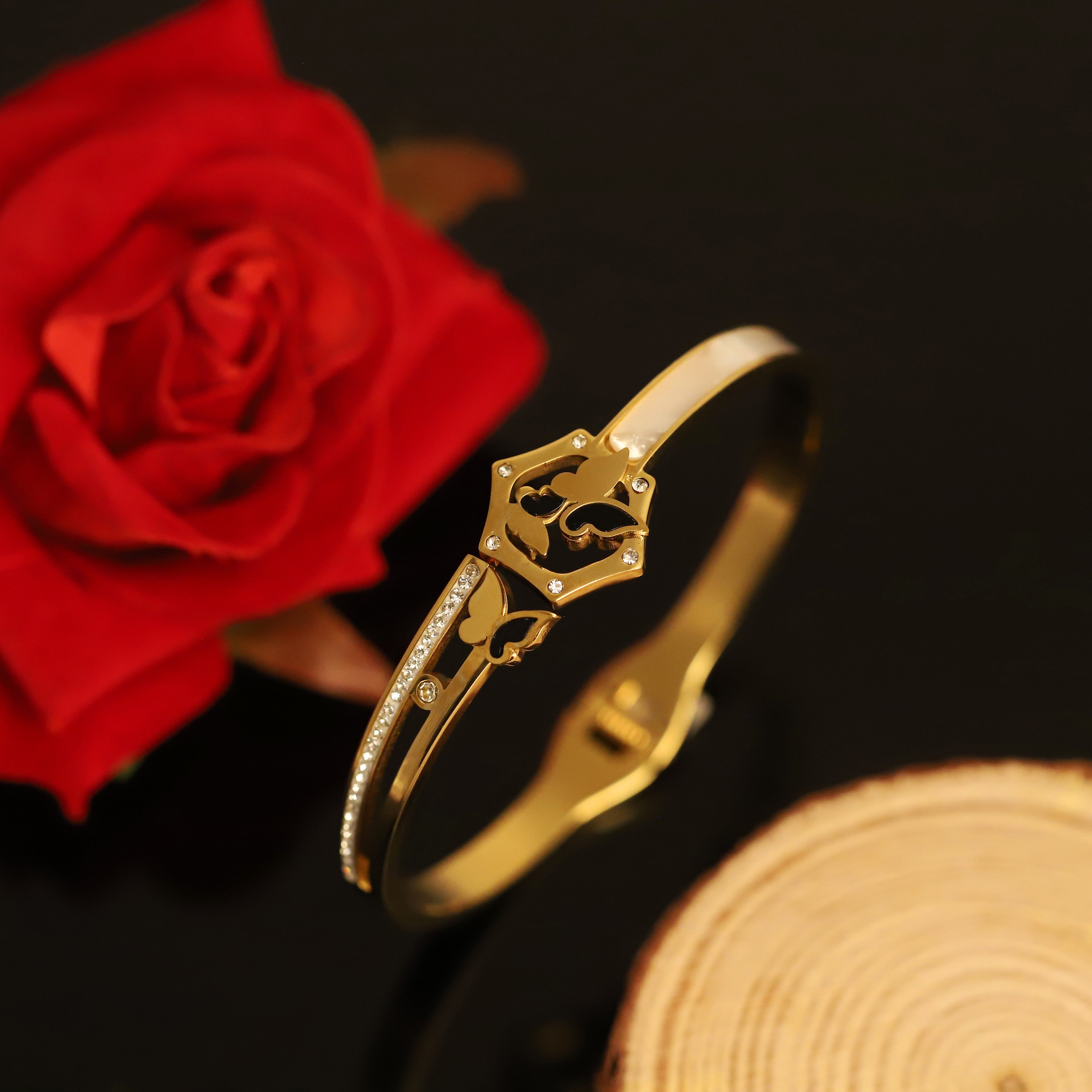 Gold-Plated Stainless Steel Lock Bracelet – Anti-Tarnish Jewelry for Women & Girls (GOLD)