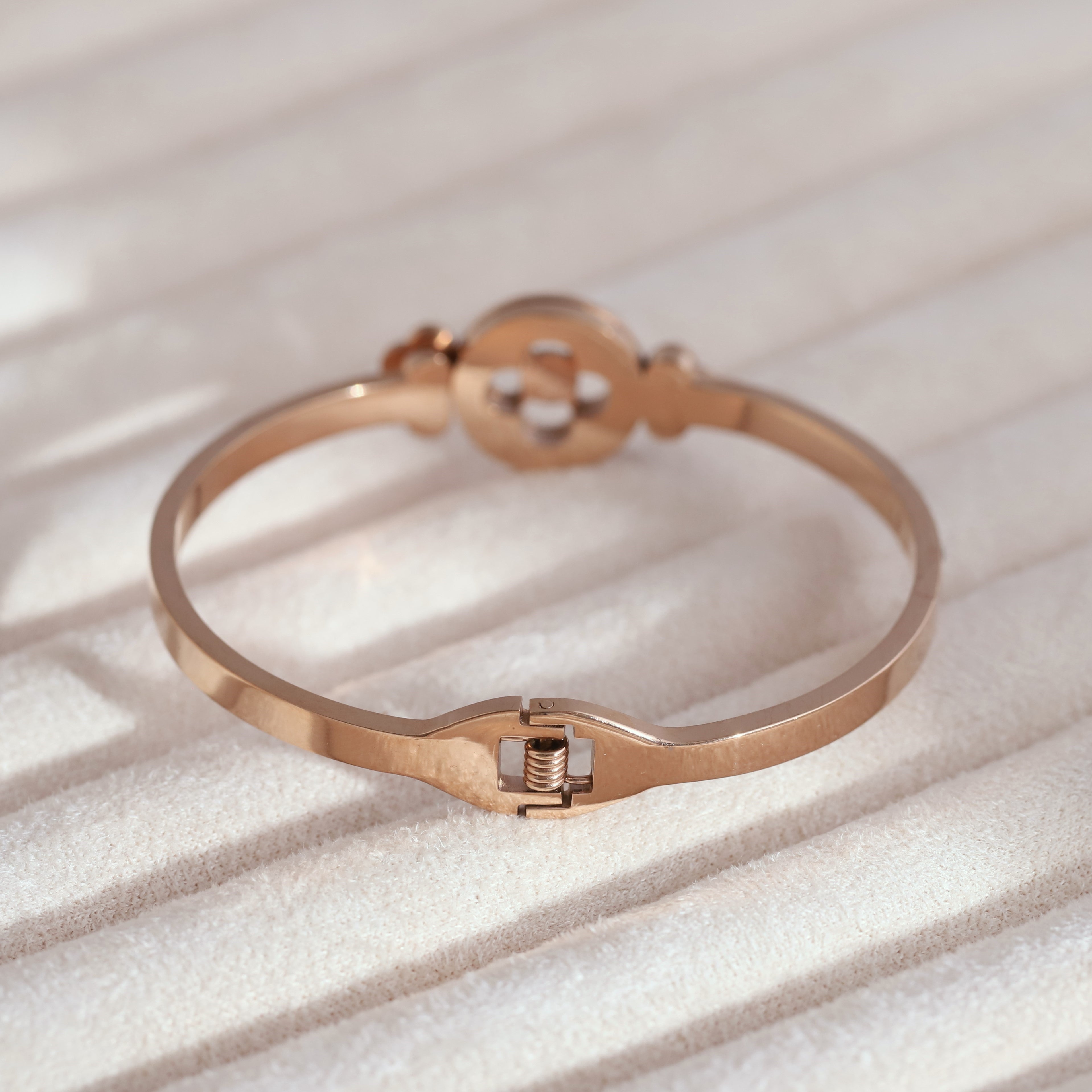 Flower Gold-Plated Cuff Stainless Steel Bracelet – Anti-Tarnish Jewelry for Women & Girls (ROSE GOLD)