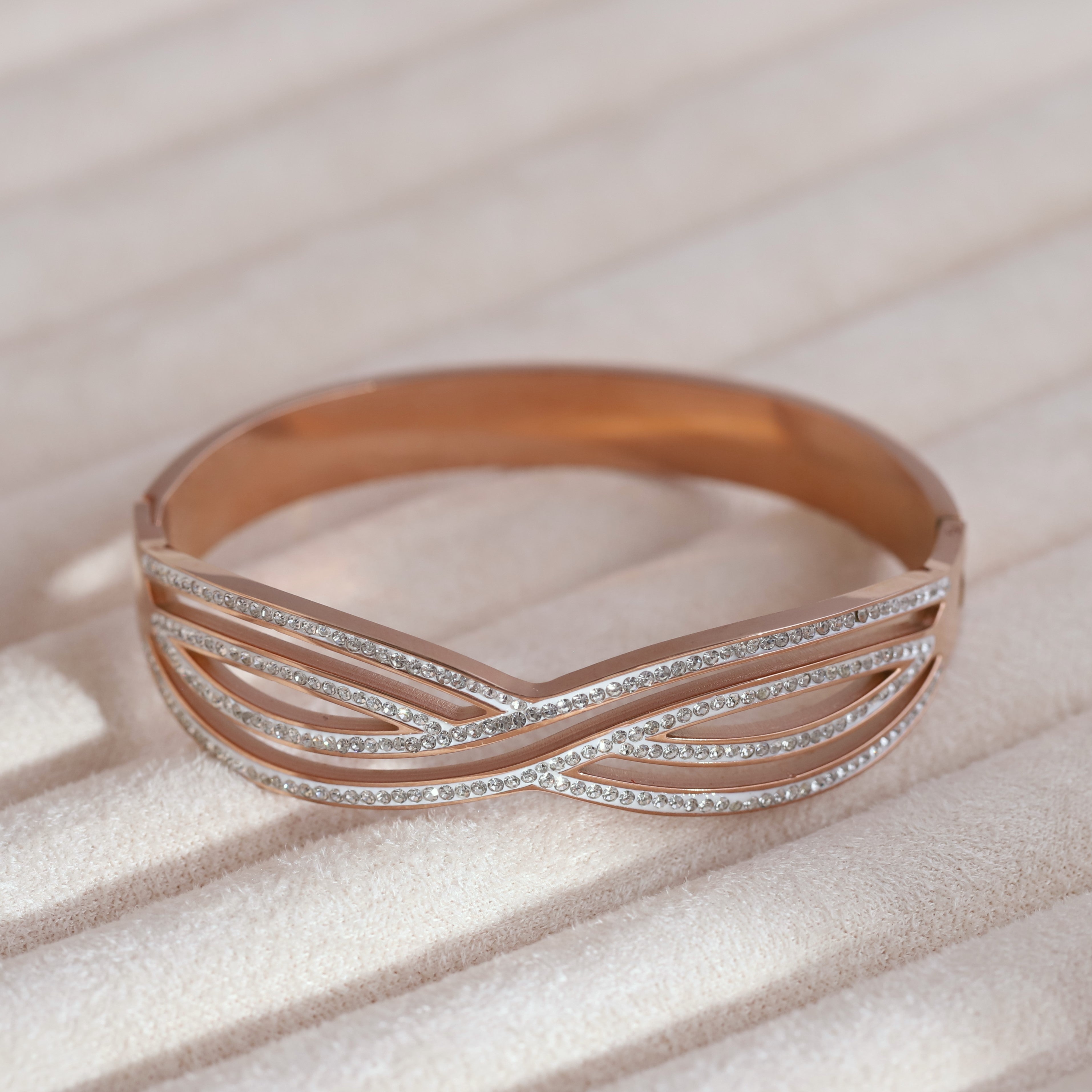 Gold-Plated Lock Stainless Steel Bracelet – Anti-Tarnish Jewelry for Women & Girls (ROSE GOLD)