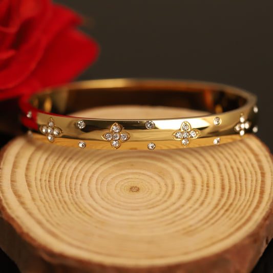 Gold-Plated Stainless Steel Lock Bracelet – Anti-Tarnish Jewelry for Women & Girls (GOLD)