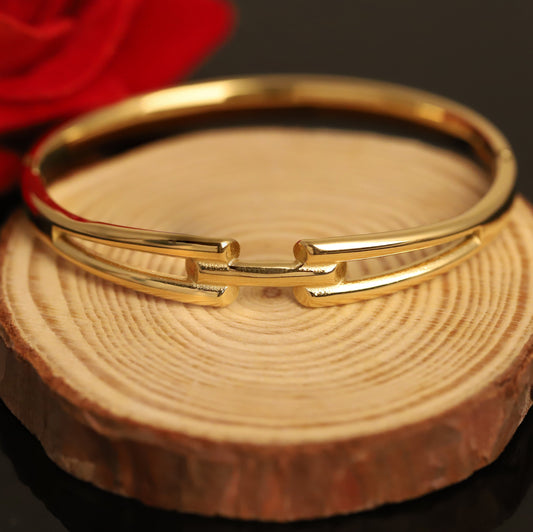 Gold-Plated Stainless Steel Lock Bracelet – Anti-Tarnish Jewelry for Women & Girls (GOLD)