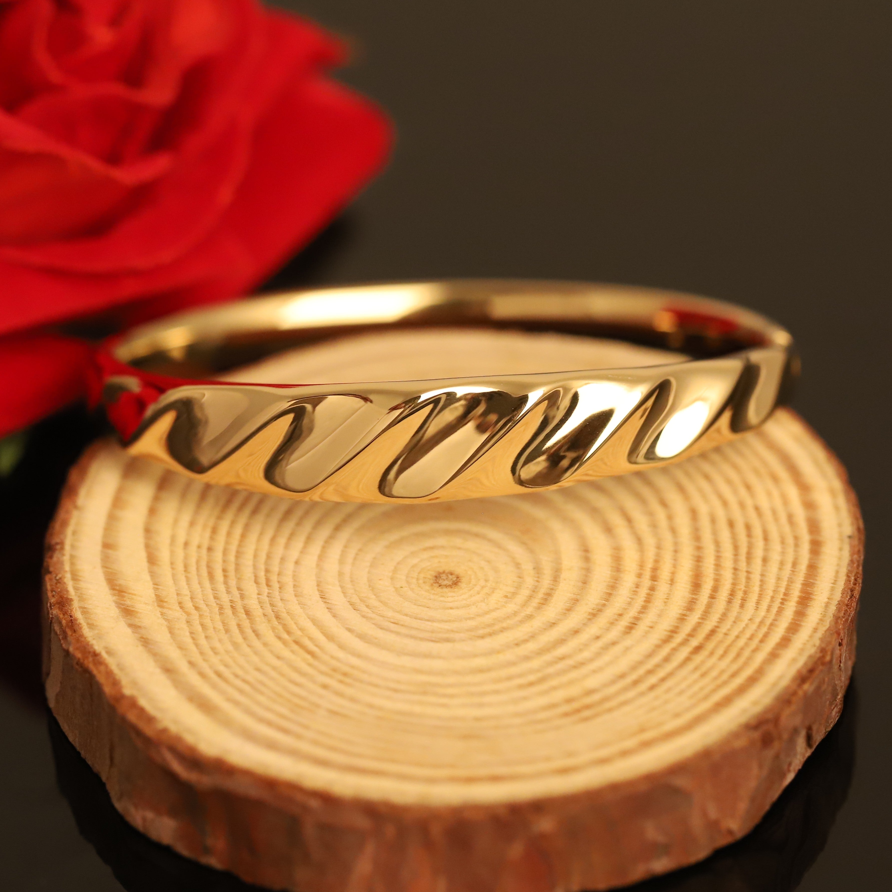 Gold-Plated Stainless Steel Lock Bracelet – Anti-Tarnish Jewelry for Women & Girls (GOLD)