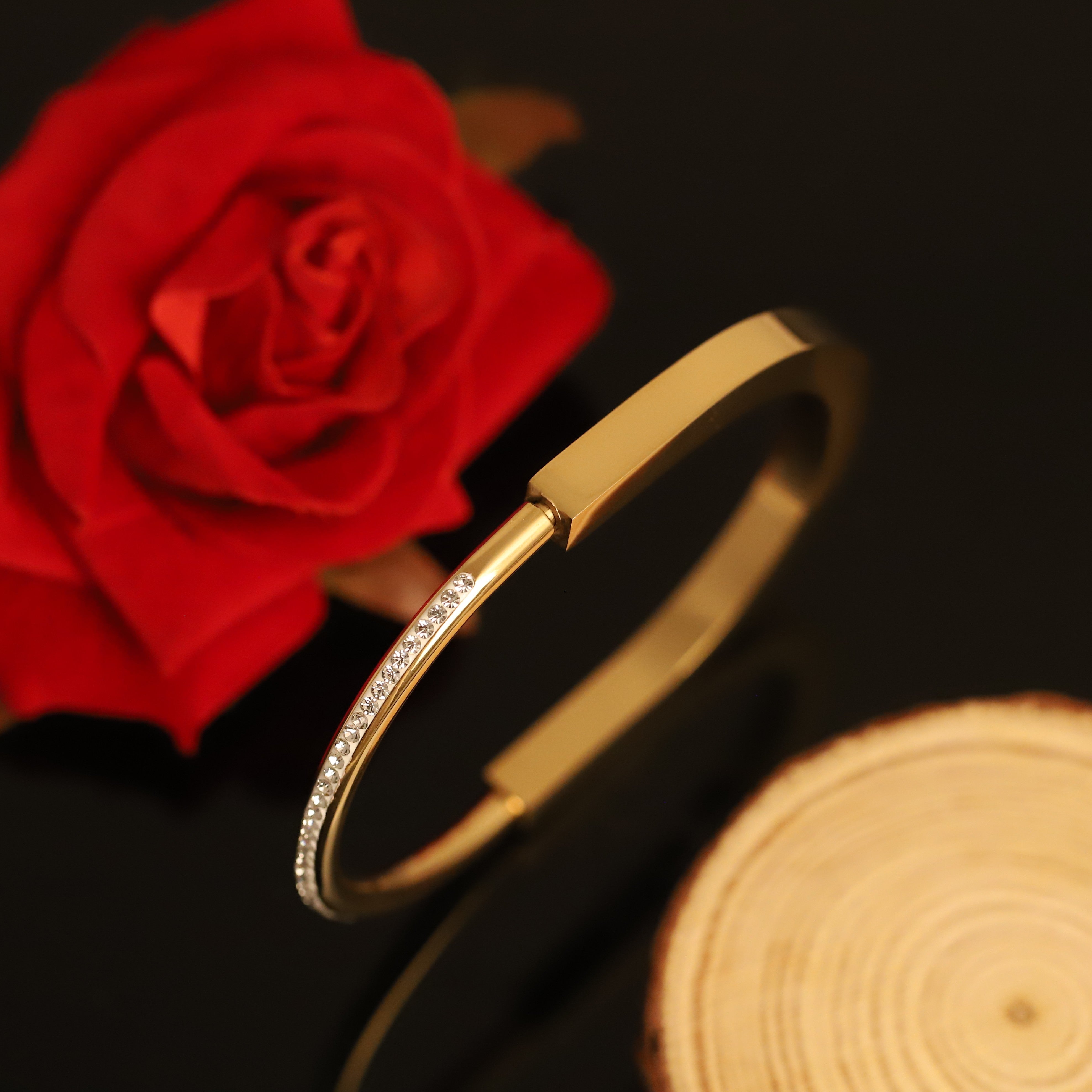 Gold-Plated Stainless Steel Lock Bracelet – Anti-Tarnish Jewelry for Women & Girls (GOLD)