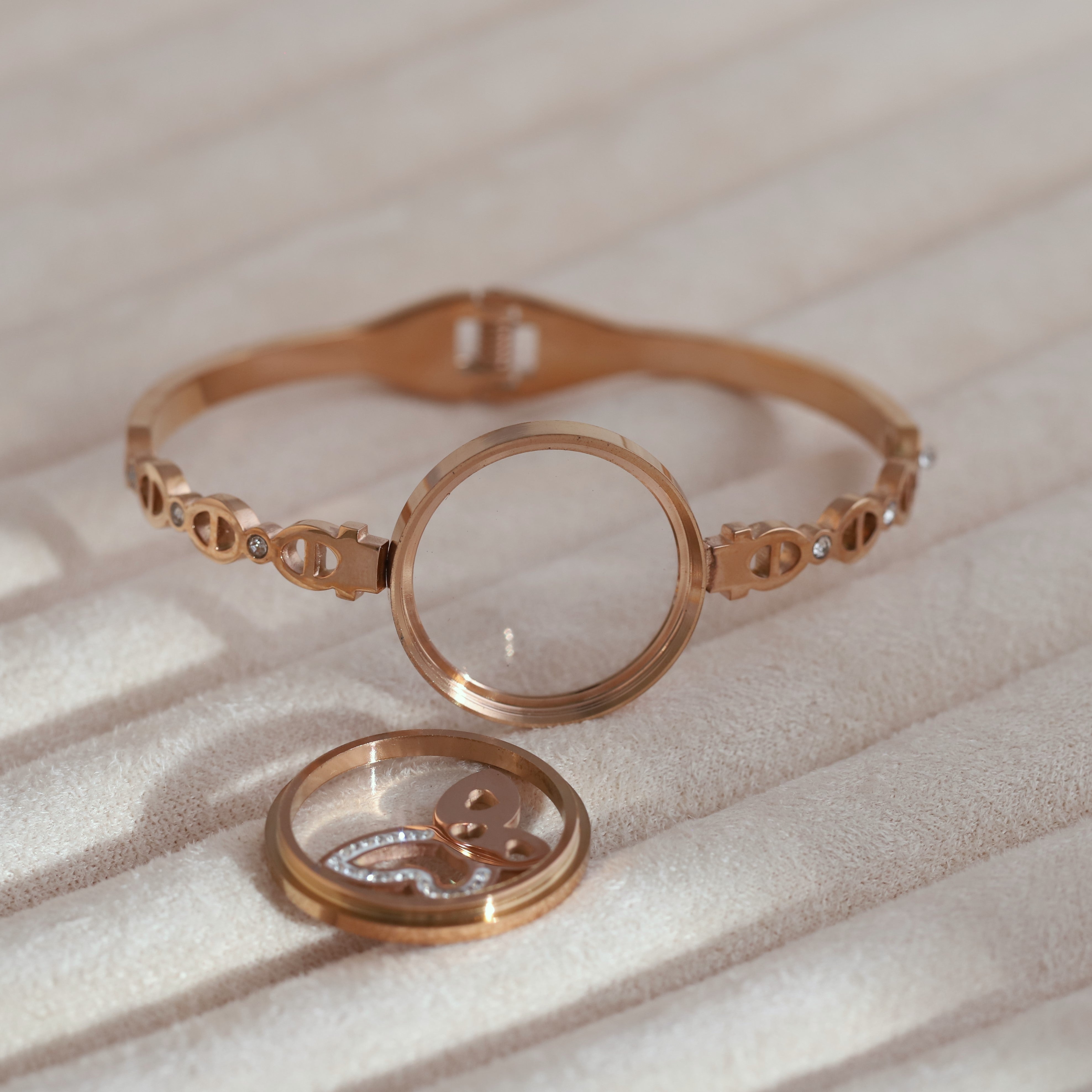 Gold-Plated Charm Locket for Women – Waterproof, Hypoallergenic, Glass (ROSE GOLD)