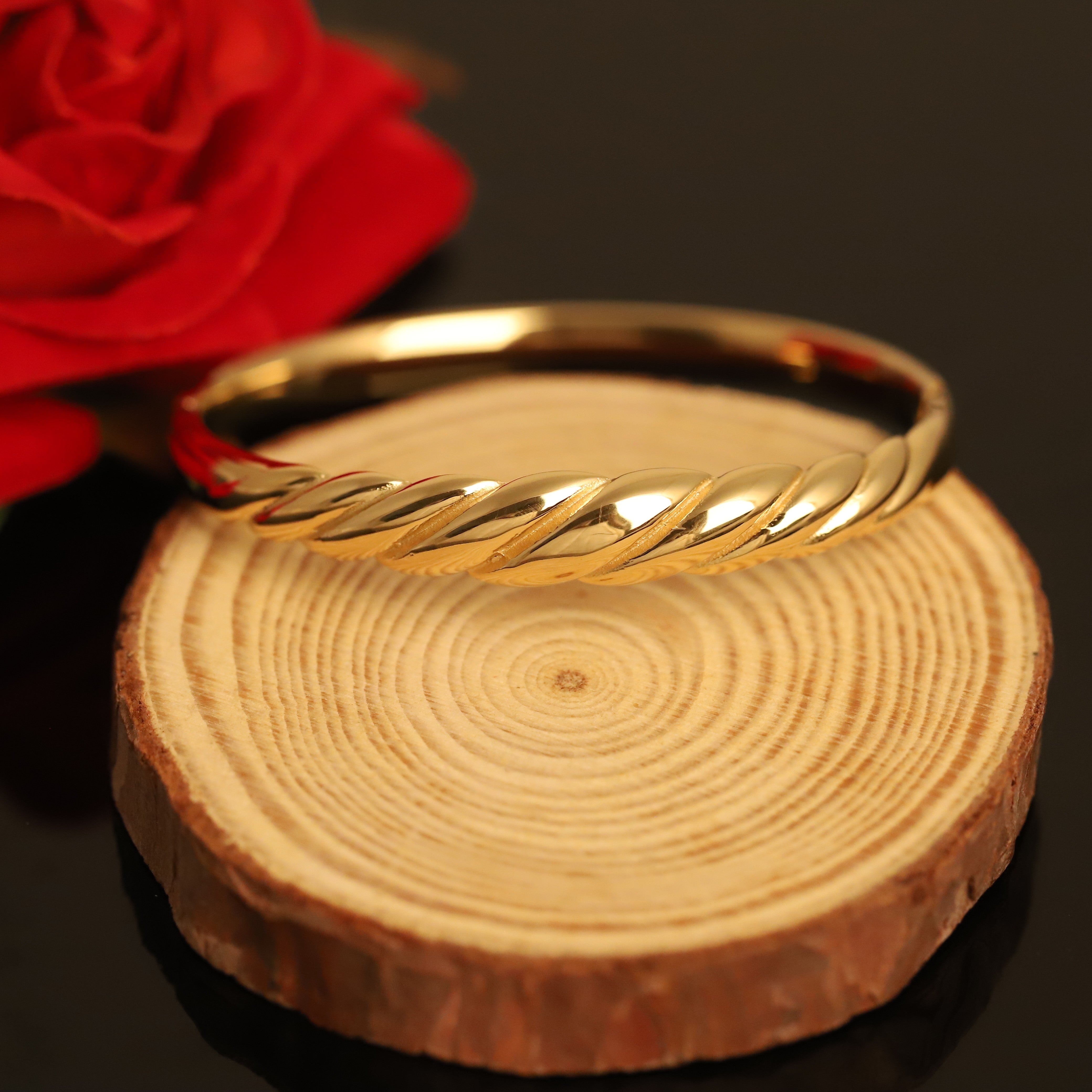 Gold-Plated Stainless Steel Lock Bracelet – Anti-Tarnish Jewelry for Women & Girls (GOLD)