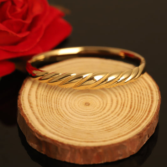 Gold-Plated Stainless Steel Lock Bracelet – Anti-Tarnish Jewelry for Women & Girls (GOLD)