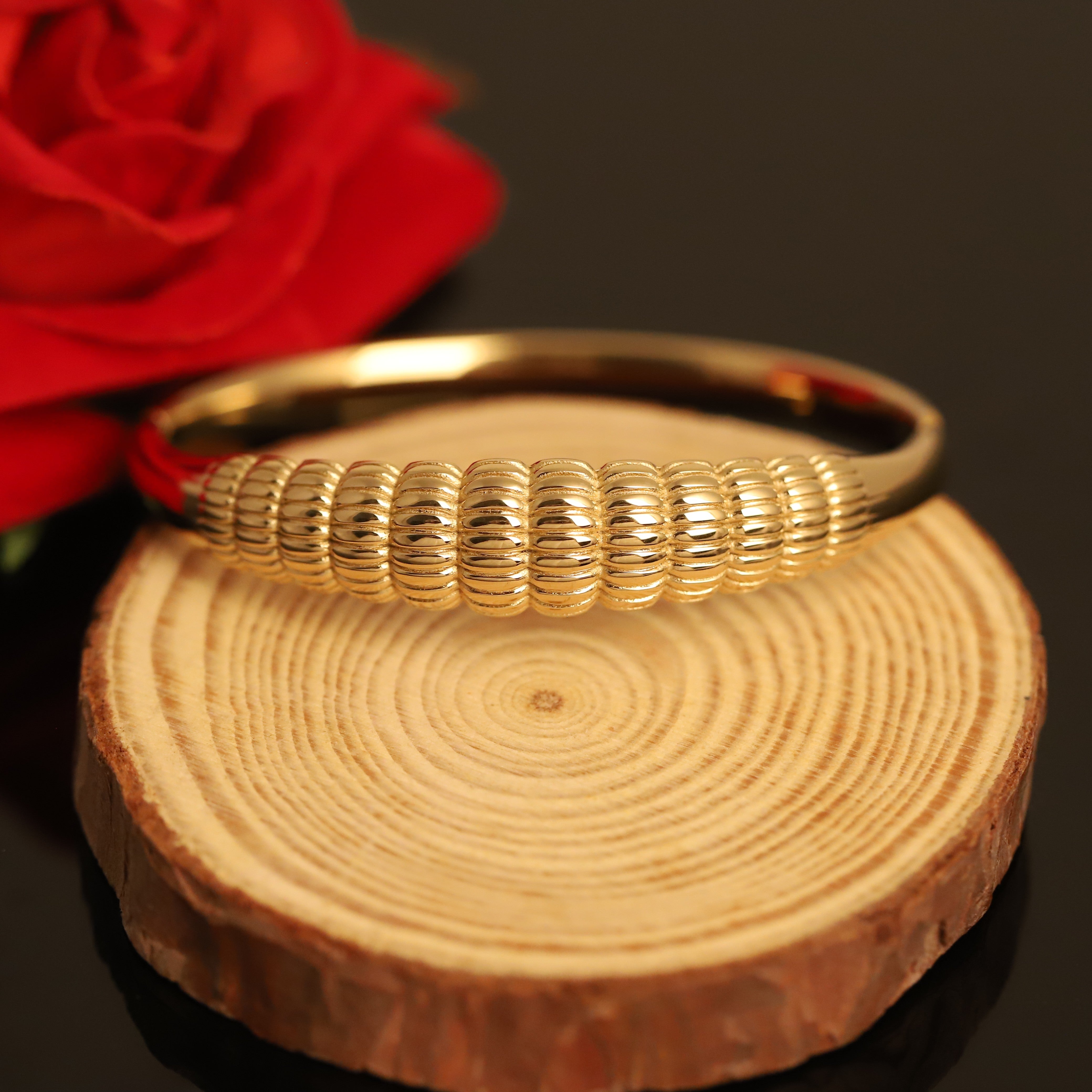 Gold-Plated Stainless Steel Lock Bracelet – Anti-Tarnish Jewelry for Women & Girls (GOLD)