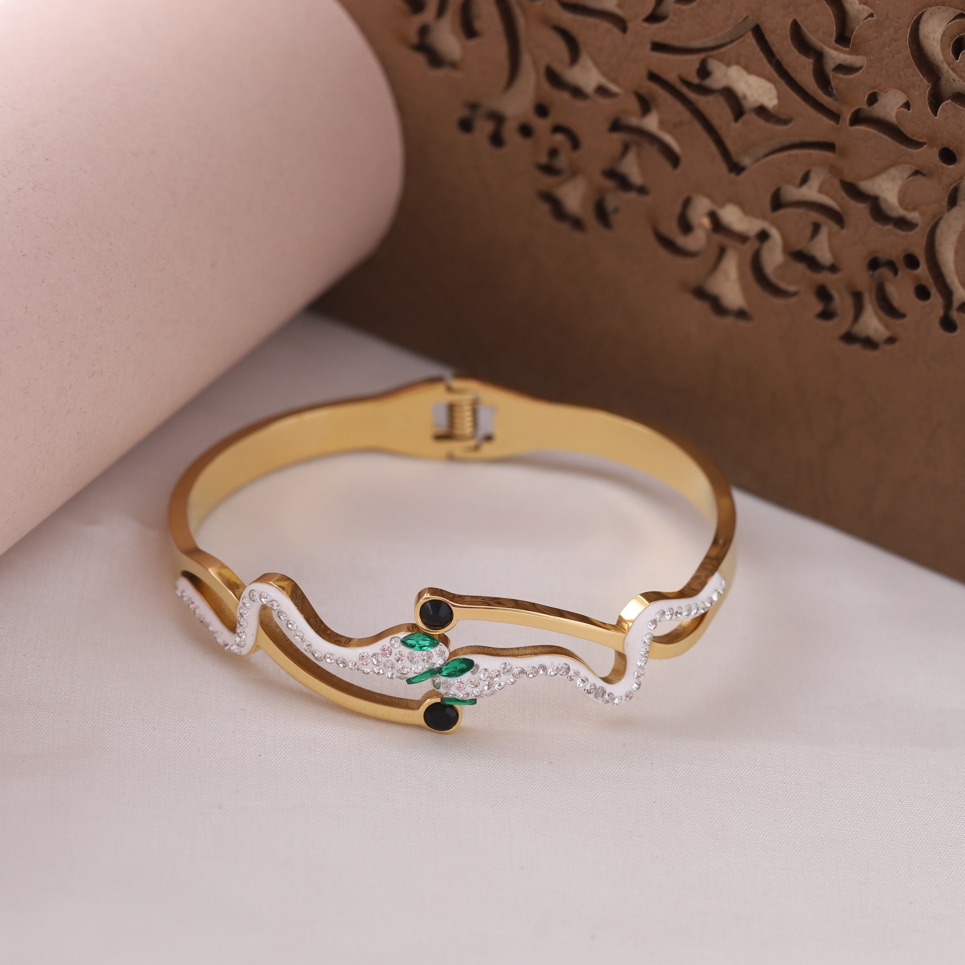 Snake Gold-Plated Stainless Steel Cuff Bracelet – Anti-Tarnish Jewelry for Women & Girls (GOLD)