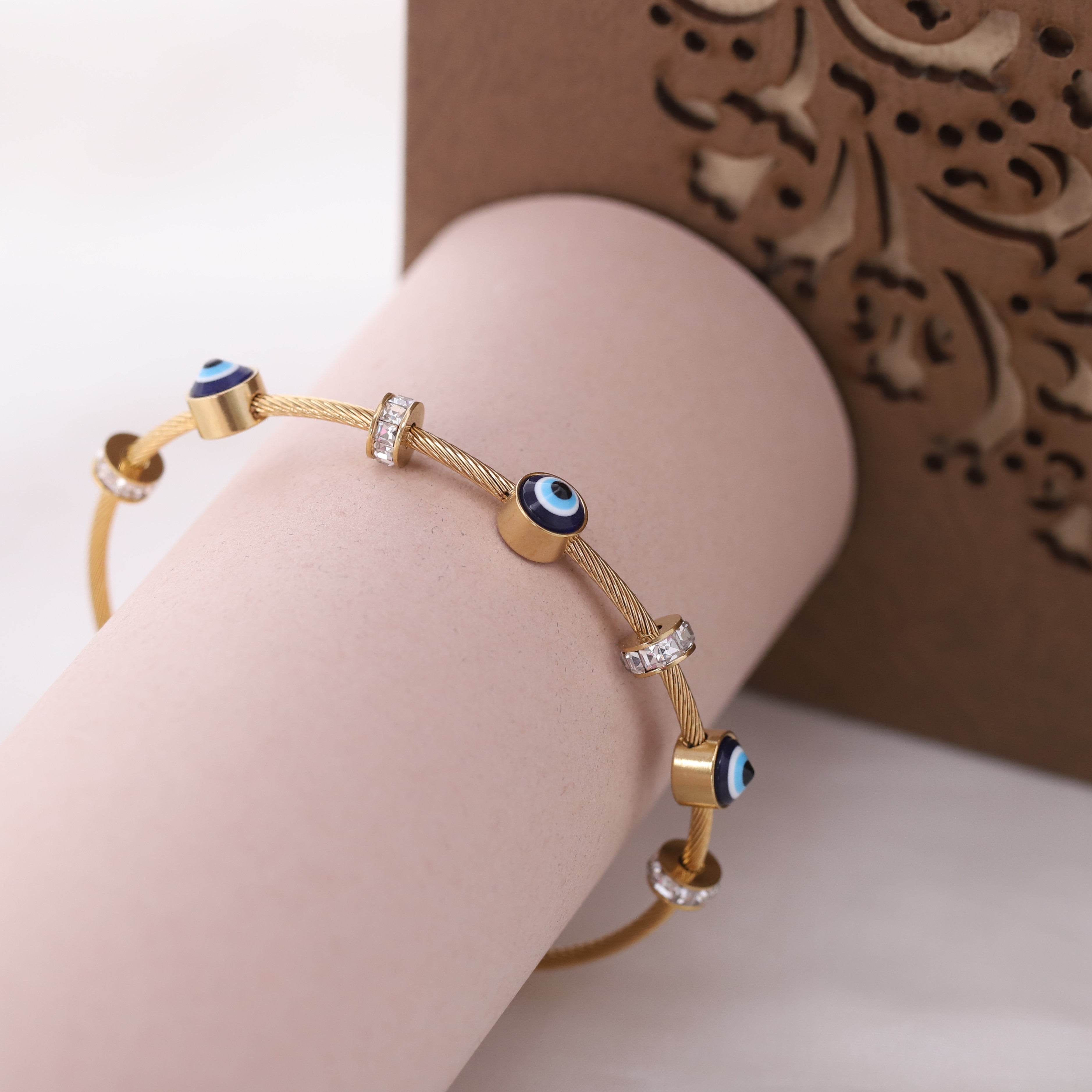 Gold-Plated Evil Eye Bracelet for Women – Waterproof, Hypoallergenic, Magnetic Lock (GOLD)