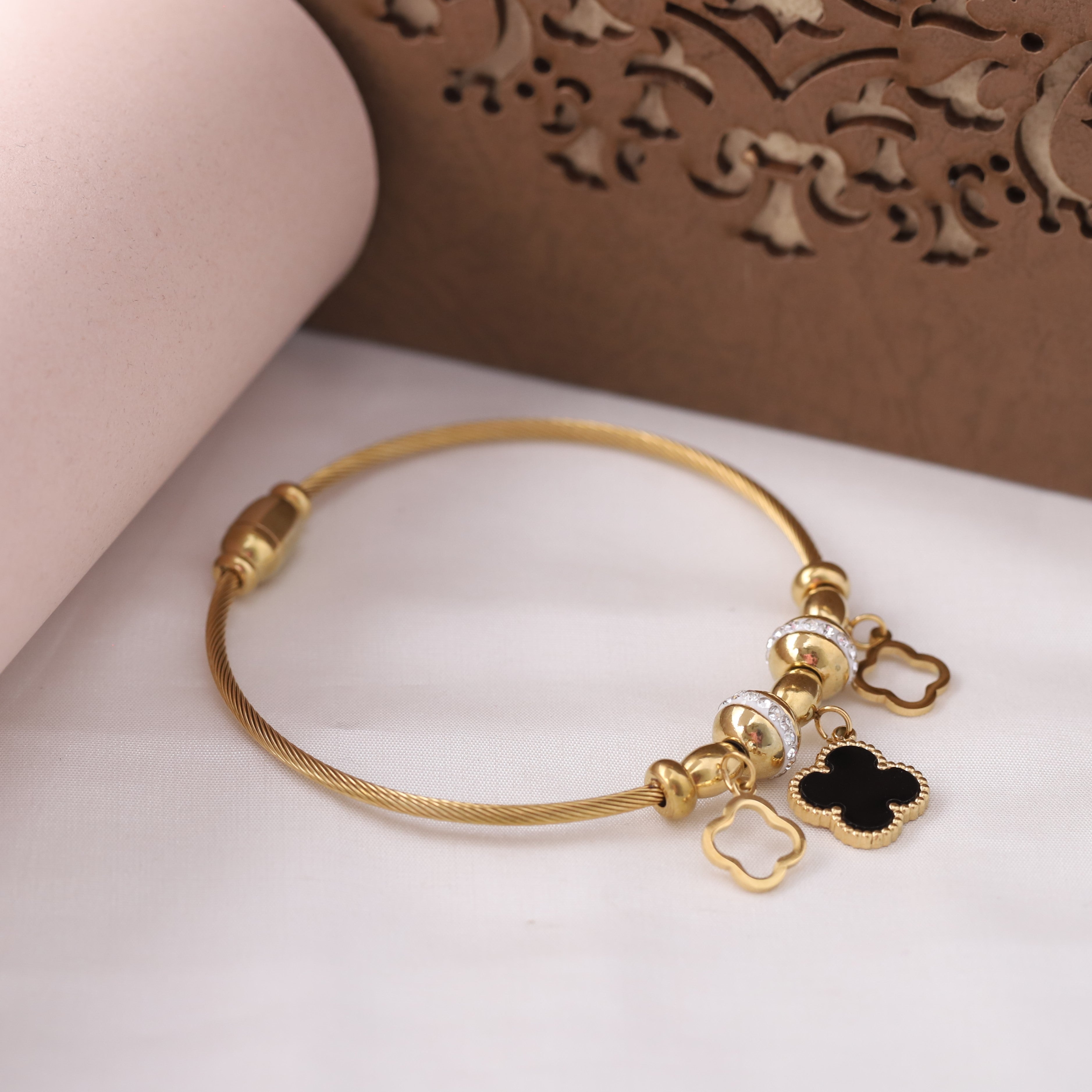 Gold-Plated Charm Bracelet for Women – Waterproof, Hypoallergenic, Magnetic Lock (GOLD)
