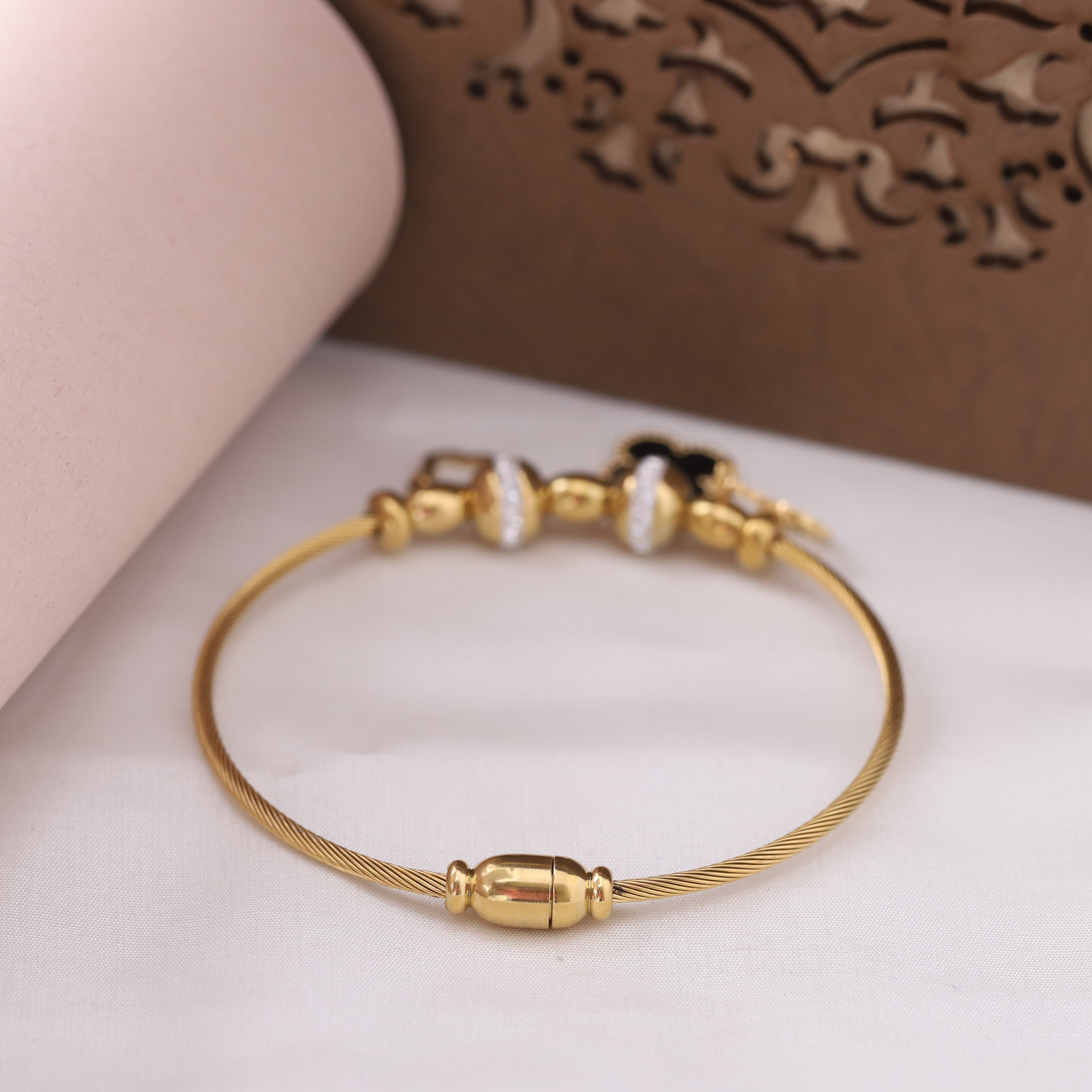 Gold-Plated Charm Bracelet for Women – Waterproof, Hypoallergenic, Magnetic Lock (GOLD)