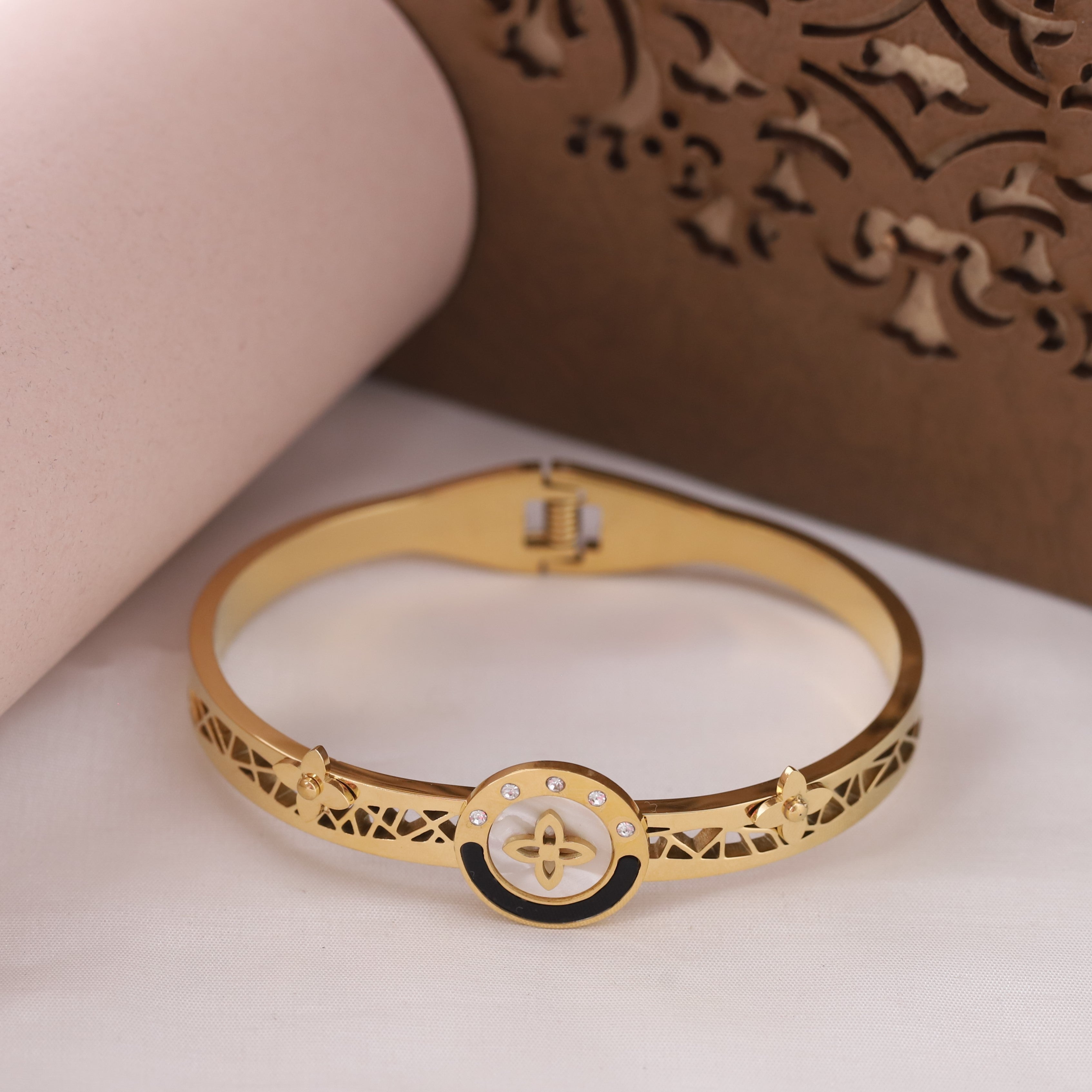 Flower Gold-Plated Stainless Steel Cuff Bracelet – Anti-Tarnish Jewelry for Women & Girls (GOLD)