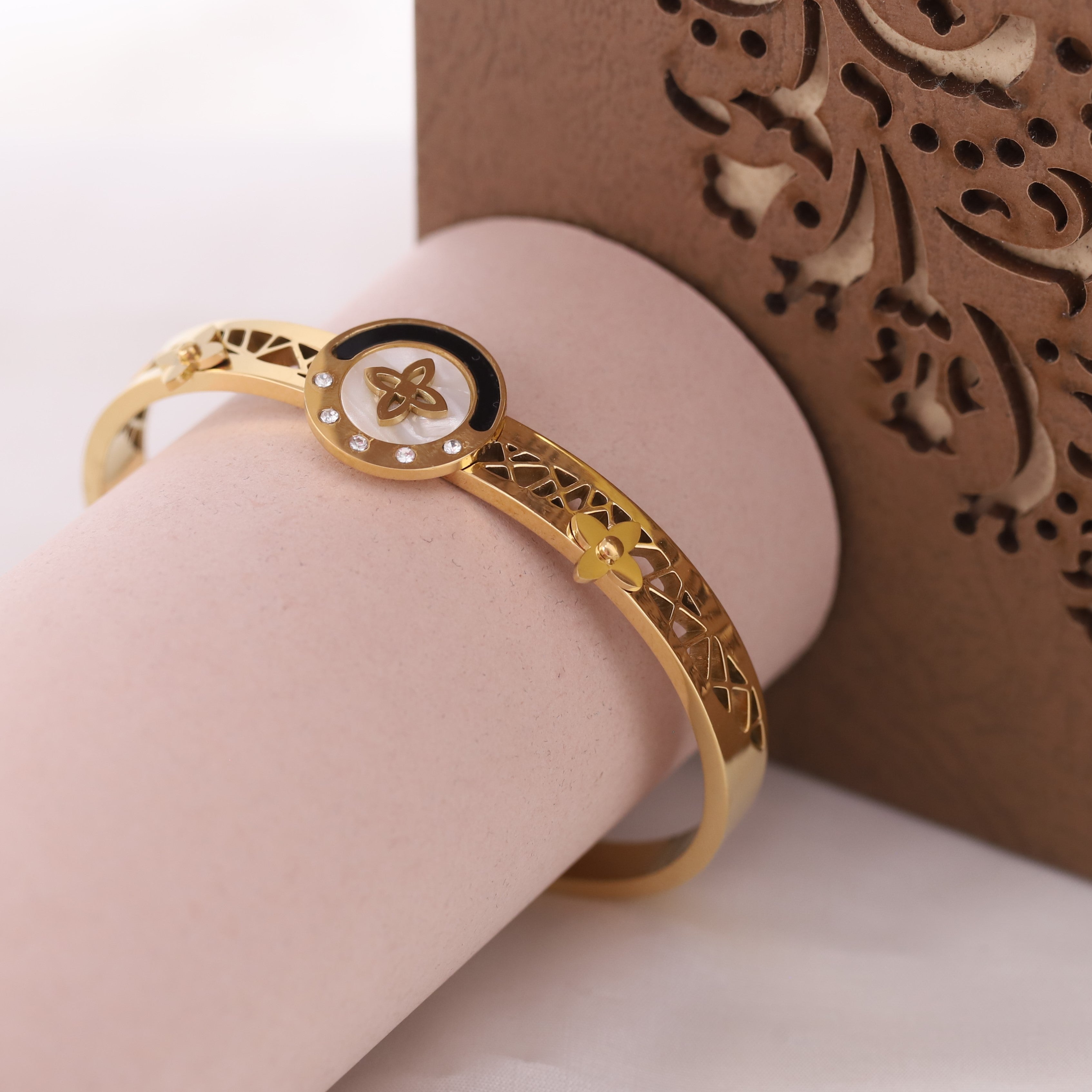 Flower Gold-Plated Stainless Steel Cuff Bracelet – Anti-Tarnish Jewelry for Women & Girls (GOLD)