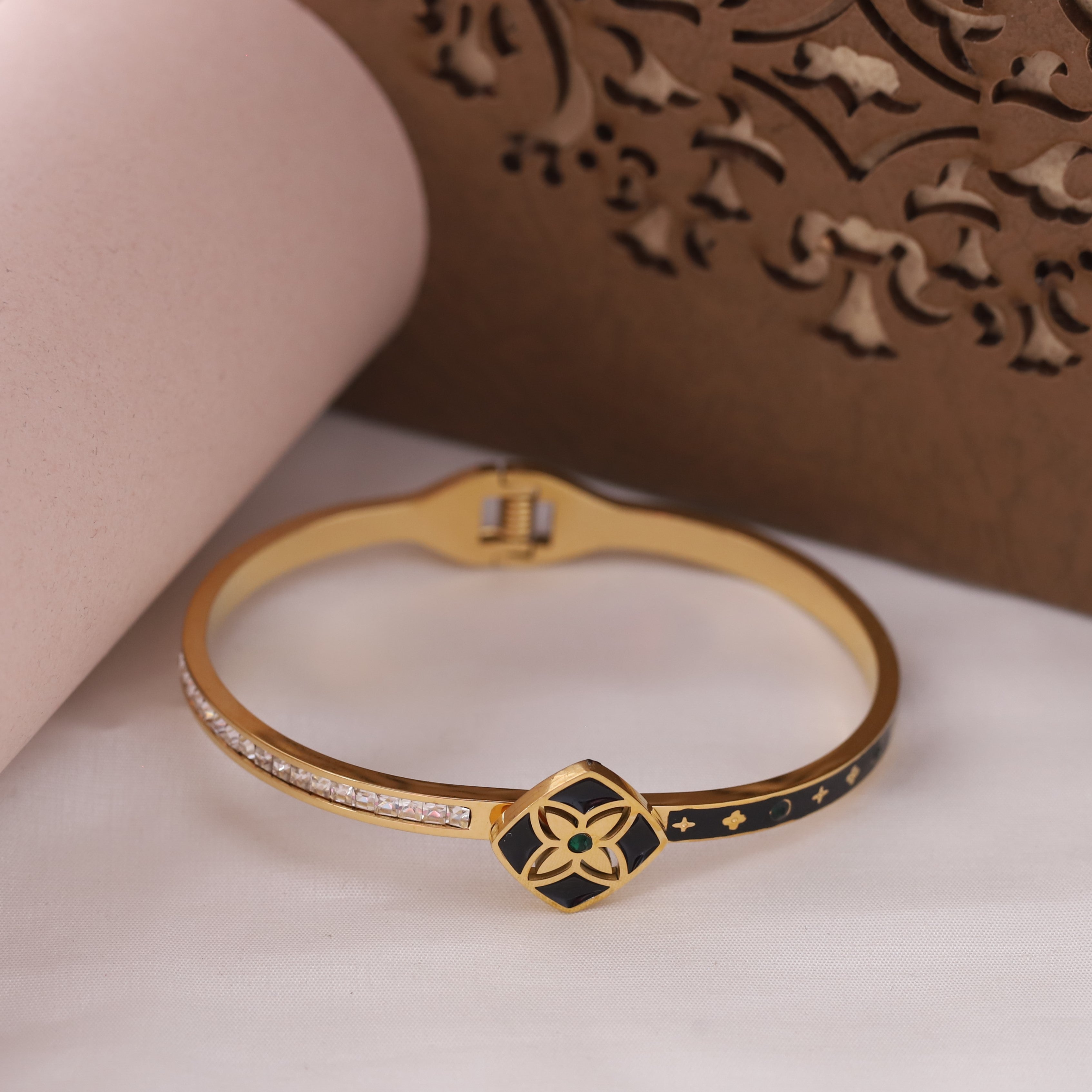 Flower Gold-Plated Stainless Steel Cuff Bracelet – Anti-Tarnish Jewelry for Women & Girls (GOLD)